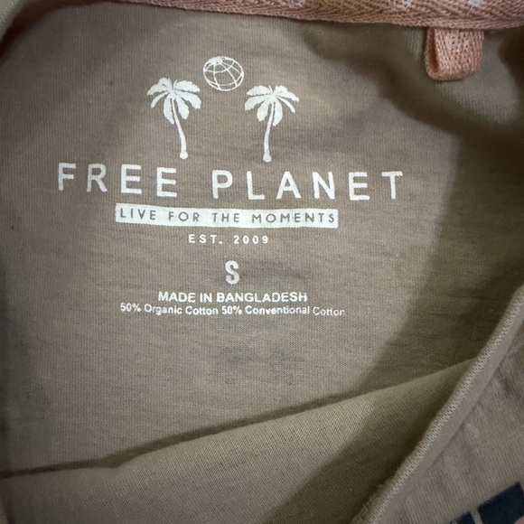 Free Planet Never Lost National Park Beige T-Shirt - Picture 5 of 6